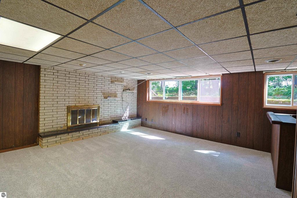 Image 26 of property listing at 8800 Golfside Court, Shepherd, MI 48883