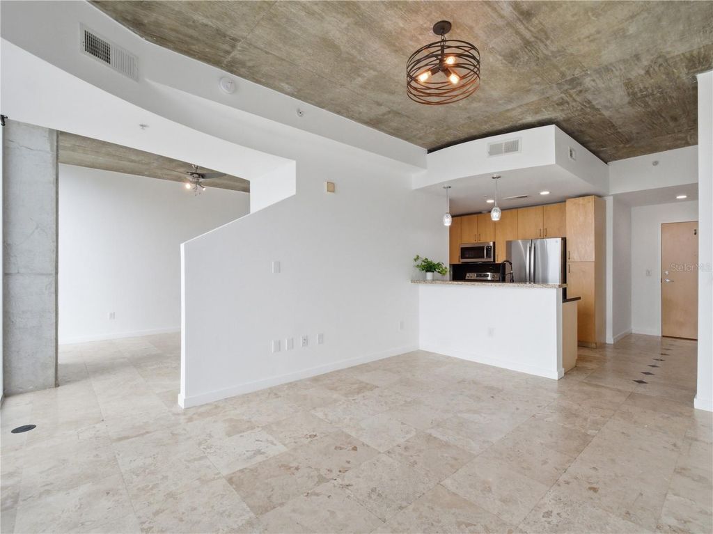 Image 14 of property listing at 155 S COURT AVENUE 2704, Orlando, FL 32801