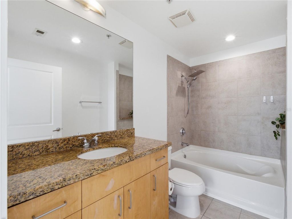 Image 19 of property listing at 155 S COURT AVENUE 2704, Orlando, FL 32801