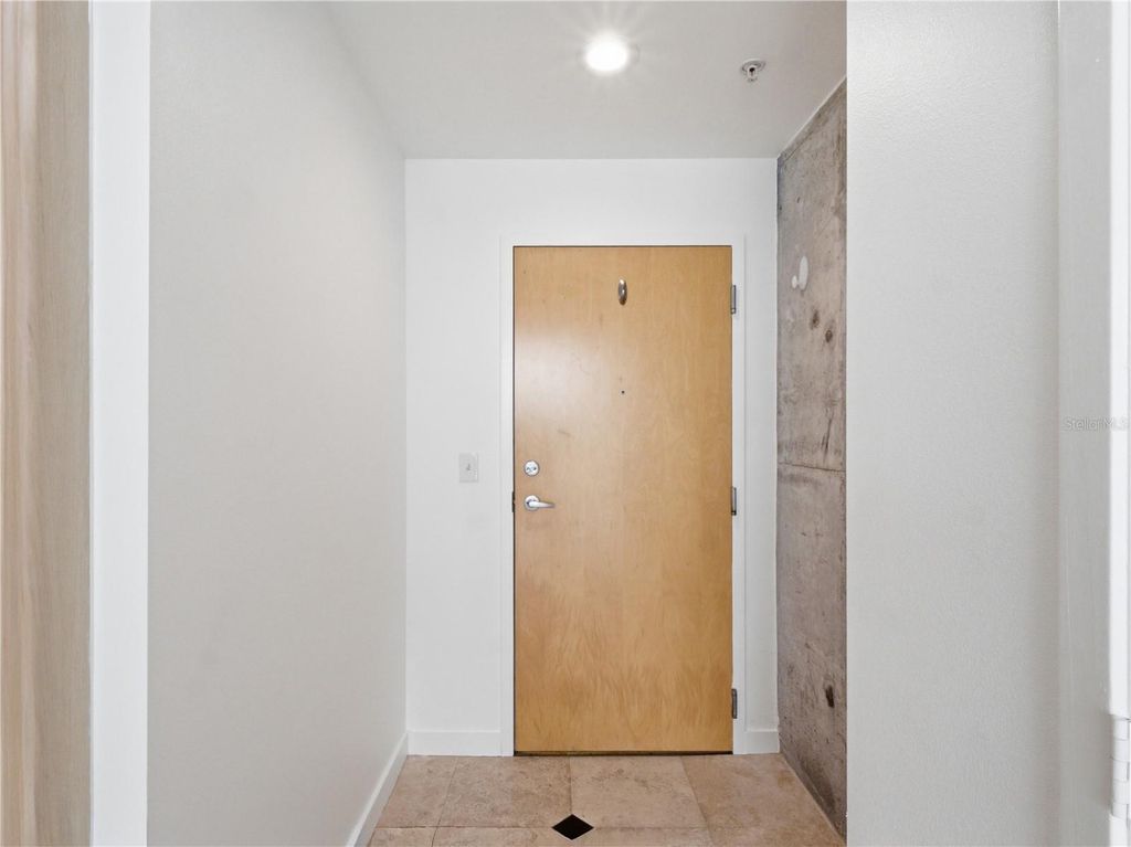 Image 4 of property listing at 155 S COURT AVENUE 2704, Orlando, FL 32801