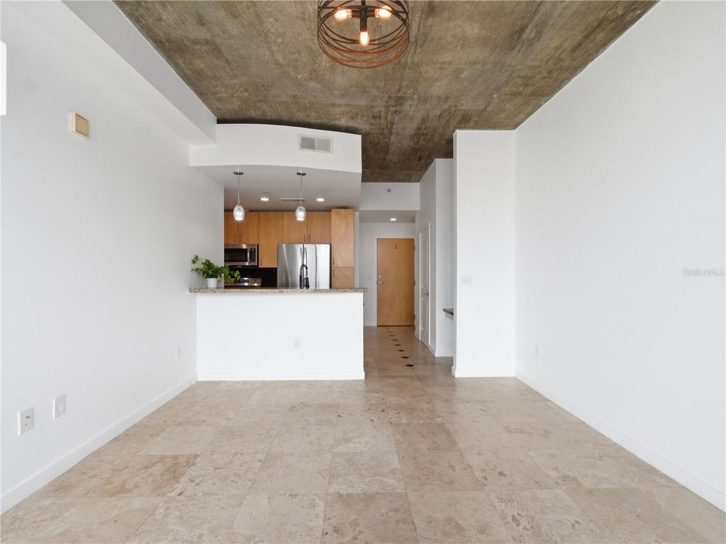 Image 7 of property listing at 155 S COURT AVENUE 2704, Orlando, FL 32801