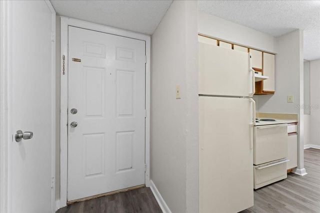 8641 FANCY FINCH DRIVE 102, Tampa, FL 33614