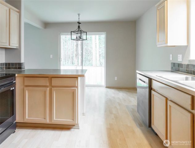 22463 SE 244th Street, Maple Valley, WA 98038