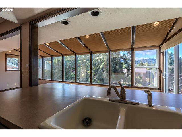 1968 Sw 25TH St, Gresham, OR 97080