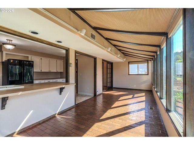 1968 Sw 25TH St, Gresham, OR 97080
