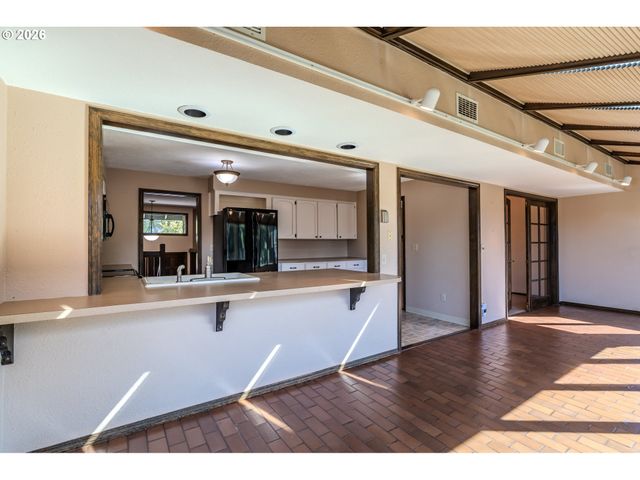 1968 Sw 25TH St, Gresham, OR 97080