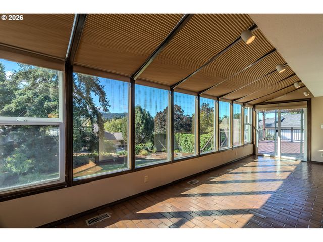 1968 Sw 25TH St, Gresham, OR 97080