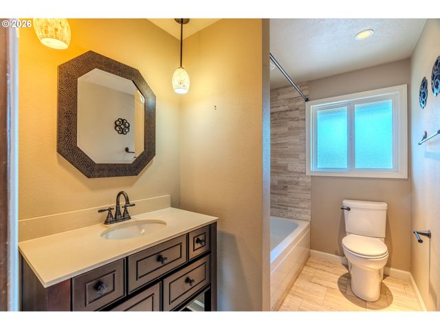 1968 Sw 25TH St, Gresham, OR 97080