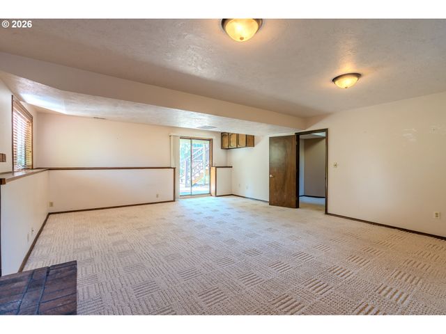 1968 Sw 25TH St, Gresham, OR 97080