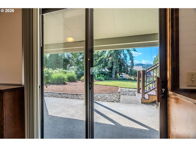 1968 Sw 25TH St, Gresham, OR 97080