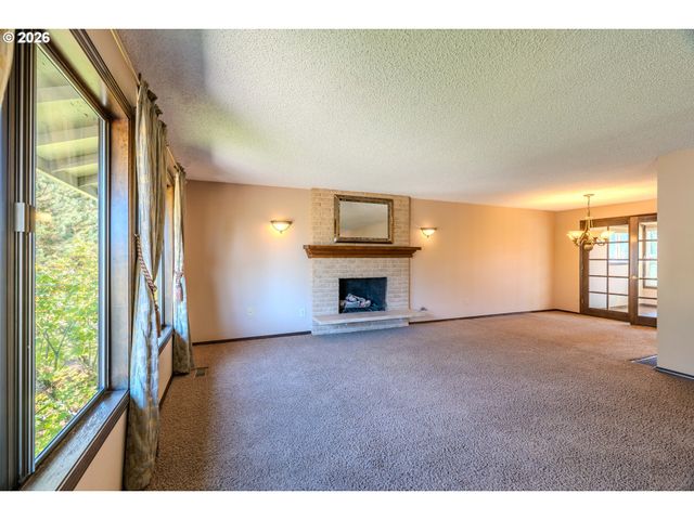 1968 Sw 25TH St, Gresham, OR 97080
