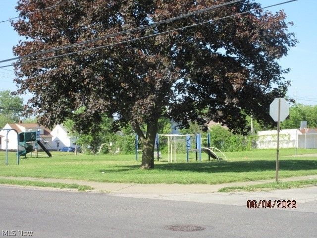 15626 Edgewood Avenue, Maple Heights, OH 44137