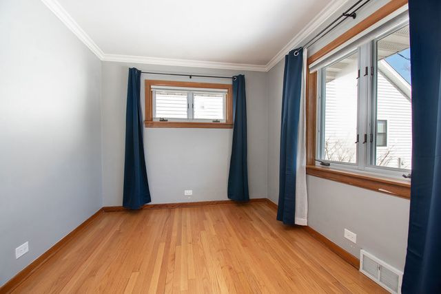 131 S Lodge Lane, Lombard, IL 60148