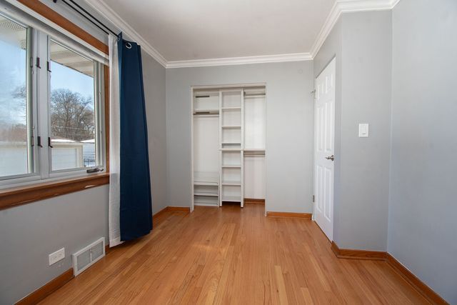 131 S Lodge Lane, Lombard, IL 60148