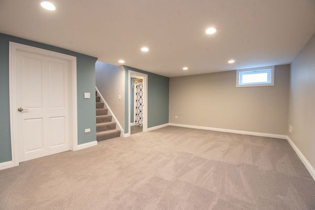 131 S Lodge Lane, Lombard, IL 60148