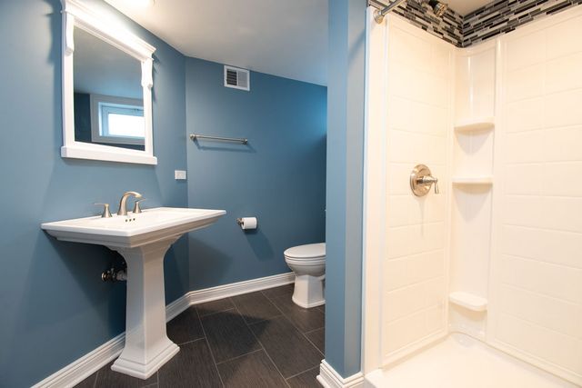 131 S Lodge Lane, Lombard, IL 60148