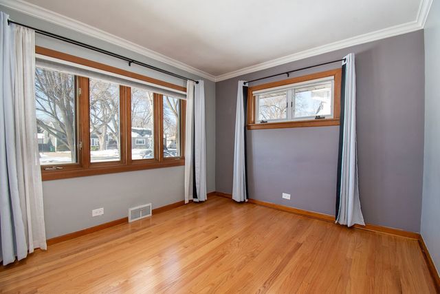 131 S Lodge Lane, Lombard, IL 60148