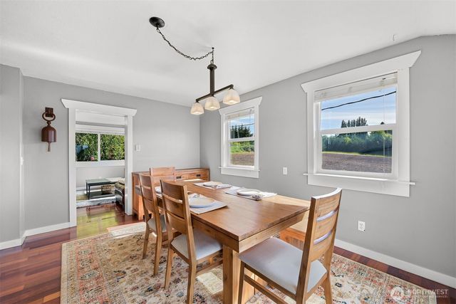 3073 Aldergrove Rd, Ferndale, WA 98248