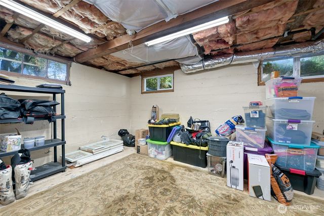 3073 Aldergrove Rd, Ferndale, WA 98248