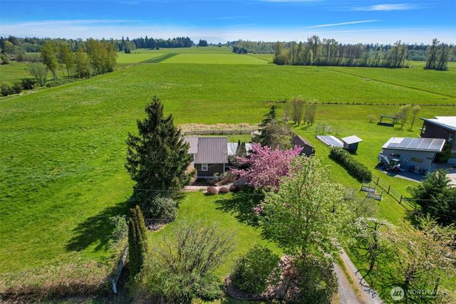 3073 Aldergrove Rd, Ferndale, WA 98248