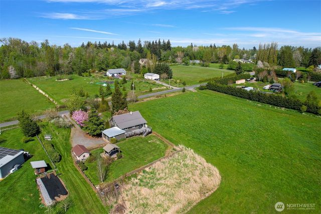 3073 Aldergrove Rd, Ferndale, WA 98248