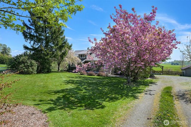 3073 Aldergrove Rd, Ferndale, WA 98248
