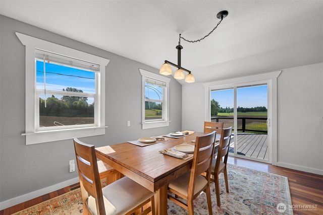 3073 Aldergrove Rd, Ferndale, WA 98248