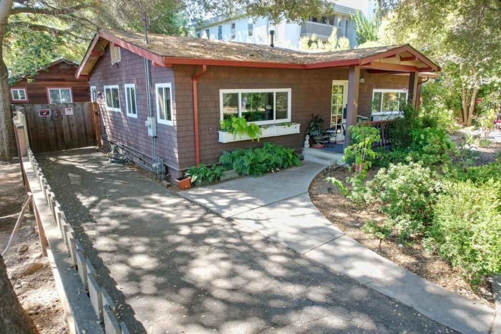 Image 2 of property listing at 340 Palo Alto Avenue, Palo Alto, CA 94301
