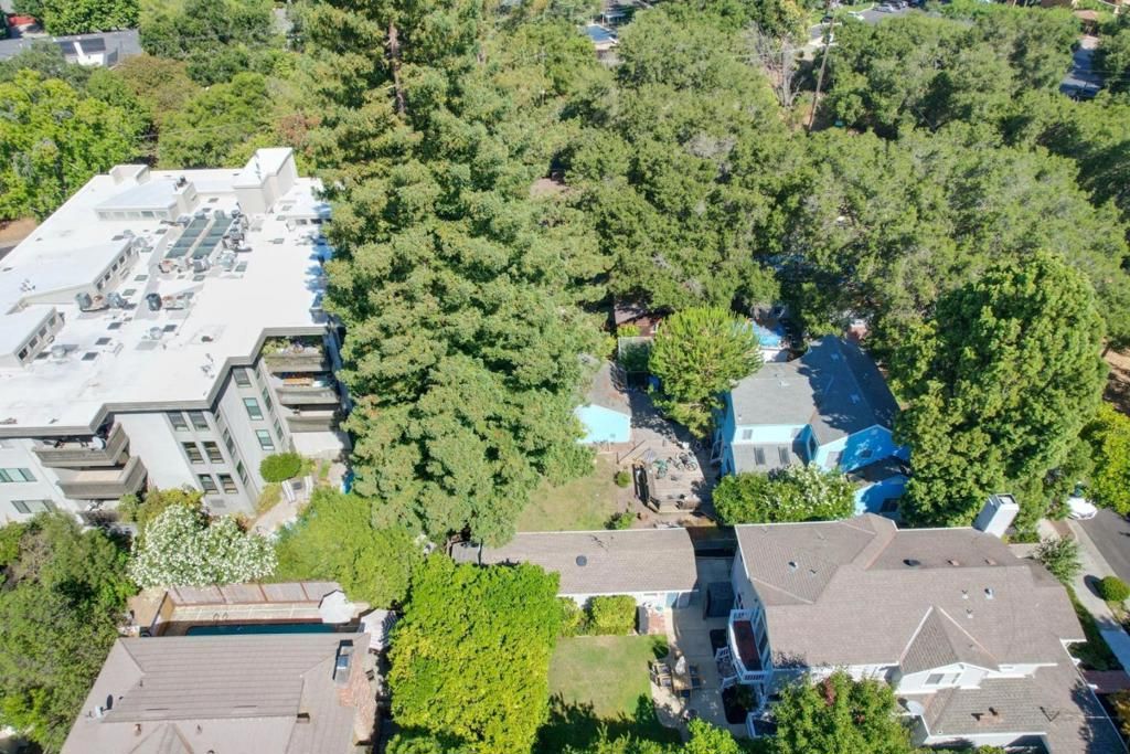 Image 5 of property listing at 340 Palo Alto Avenue, Palo Alto, CA 94301