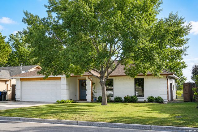 921 SEMINOLE DR, New Braunfels, TX 78130
