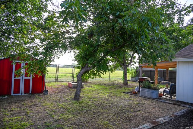 921 SEMINOLE DR, New Braunfels, TX 78130