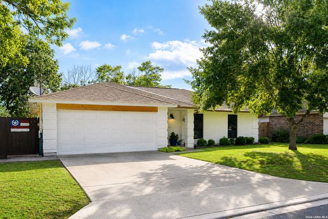 921 SEMINOLE DR, New Braunfels, TX 78130