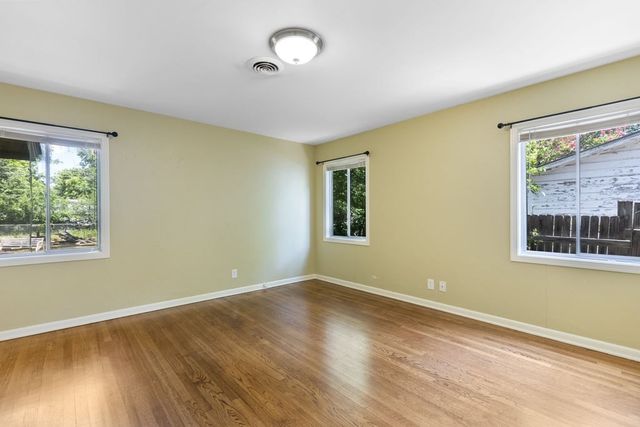 610 Stephen St, Kerrville, TX 78028