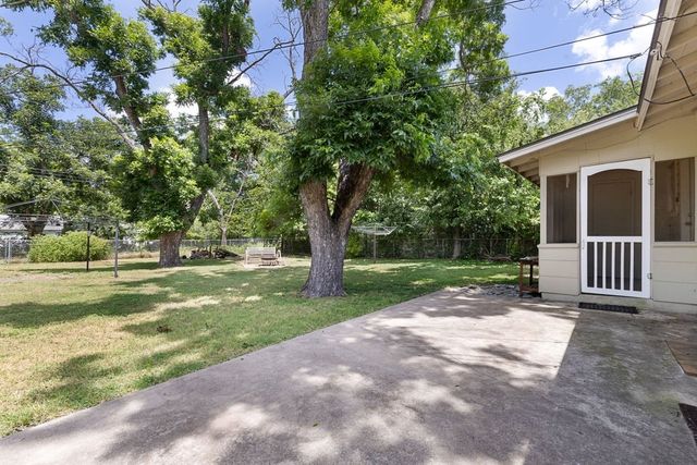 610 Stephen St, Kerrville, TX 78028
