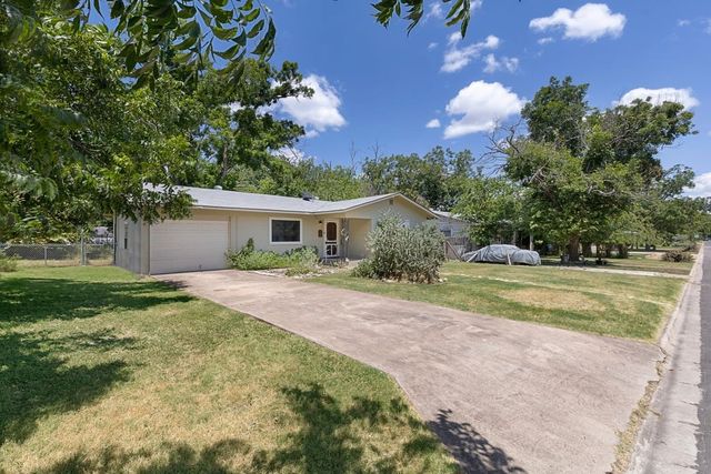 610 Stephen St, Kerrville, TX 78028