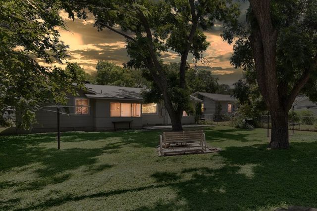 610 Stephen St, Kerrville, TX 78028