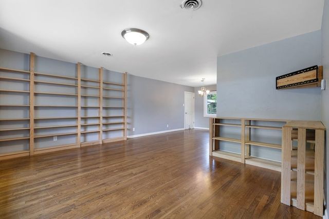 610 Stephen St, Kerrville, TX 78028