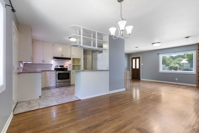 610 Stephen St, Kerrville, TX 78028