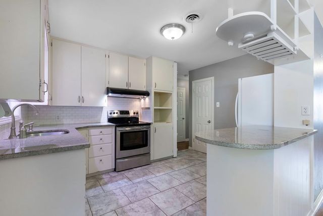 610 Stephen St, Kerrville, TX 78028
