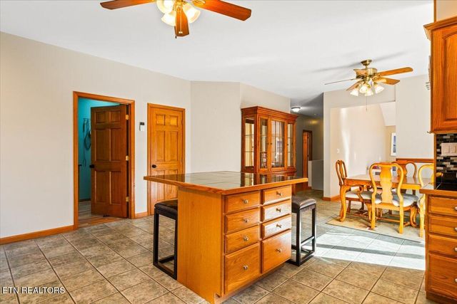 128 Fox Lane, Lafollette, TN 37766