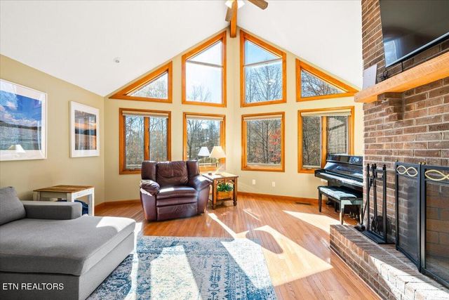 128 Fox Lane, Lafollette, TN 37766