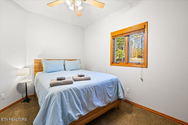 128 Fox Lane, Lafollette, TN 37766