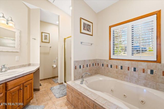 128 Fox Lane, Lafollette, TN 37766