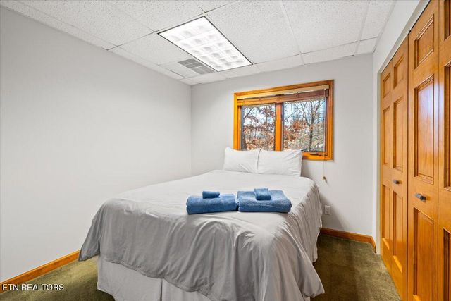 128 Fox Lane, Lafollette, TN 37766