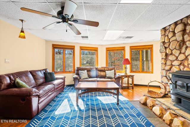 128 Fox Lane, Lafollette, TN 37766