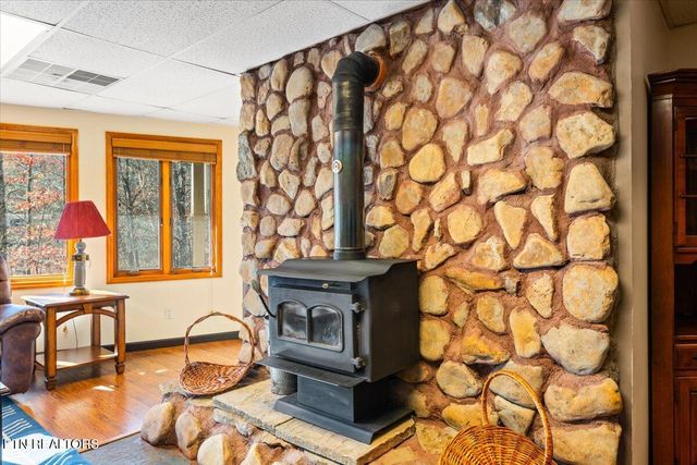 128 Fox Lane, Lafollette, TN 37766