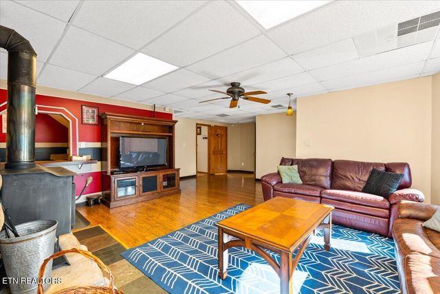 128 Fox Lane, Lafollette, TN 37766