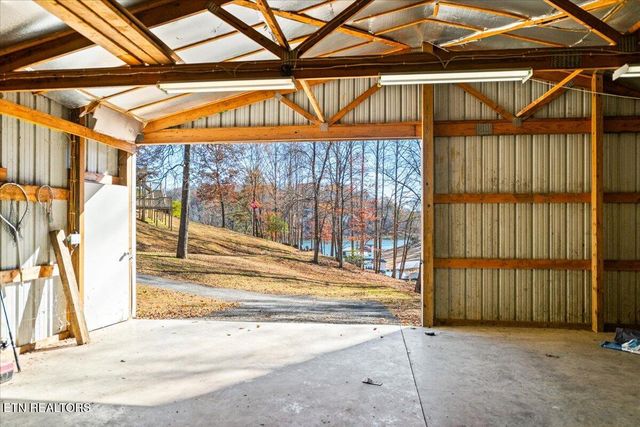 128 Fox Lane, Lafollette, TN 37766