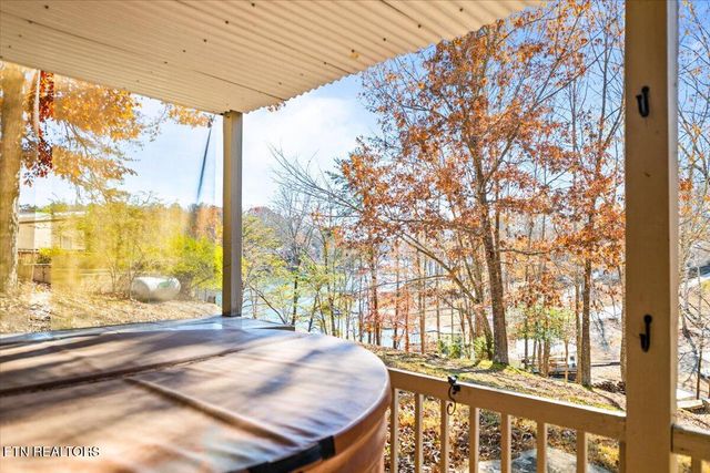 128 Fox Lane, Lafollette, TN 37766