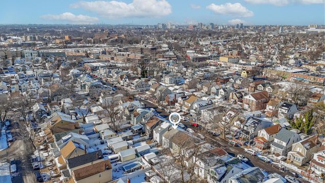 19028 118th Avenue, Saint Albans, NY 11412